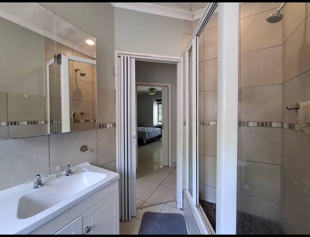 2 BEDROOM SIMPLEX TO LET IN THE WOLDS